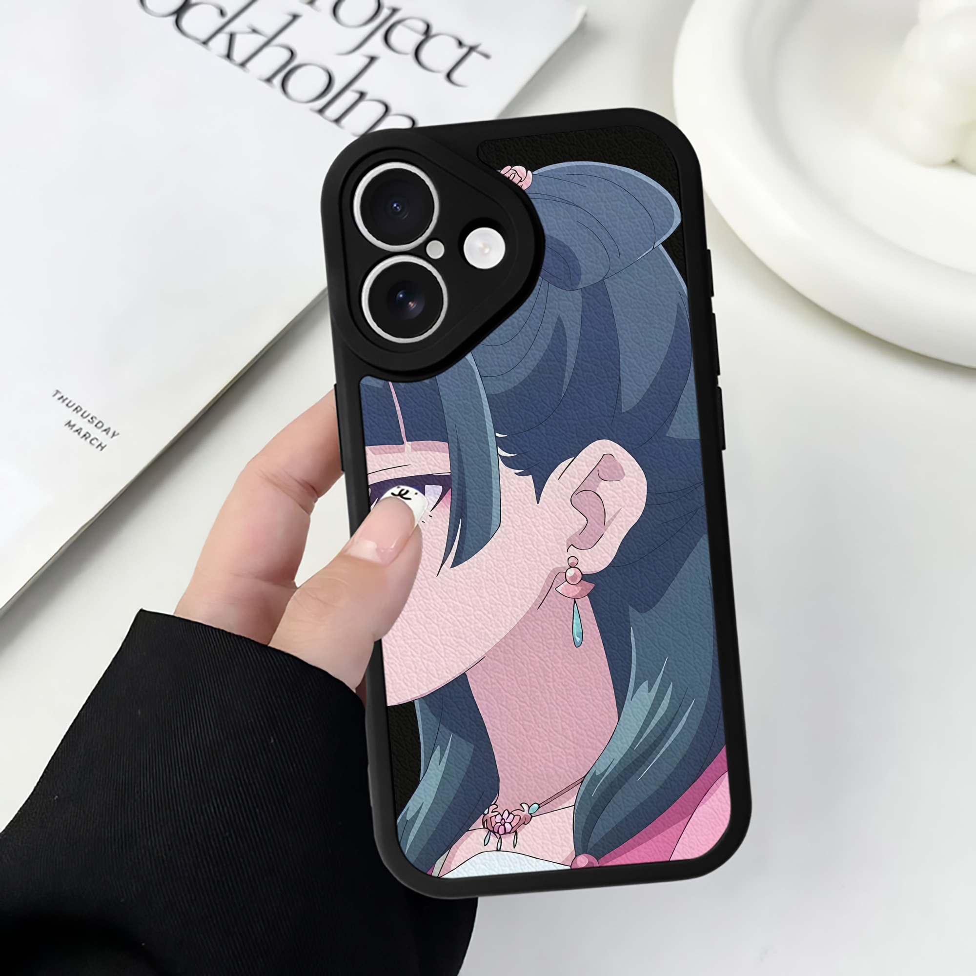（画像用） 薬屋のひとりごと The Apothecary Diaries 【iPhone 16シリーズ対応】シリコンスマホケース（レザー調） 材質：シリコン